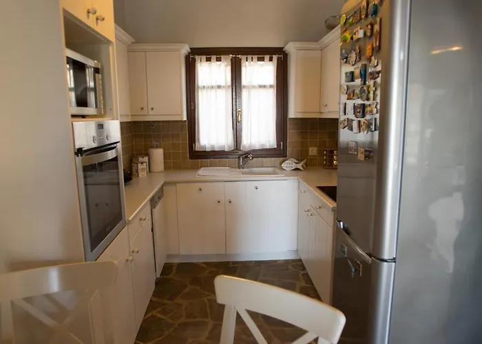 فيلة Sophia Ándros